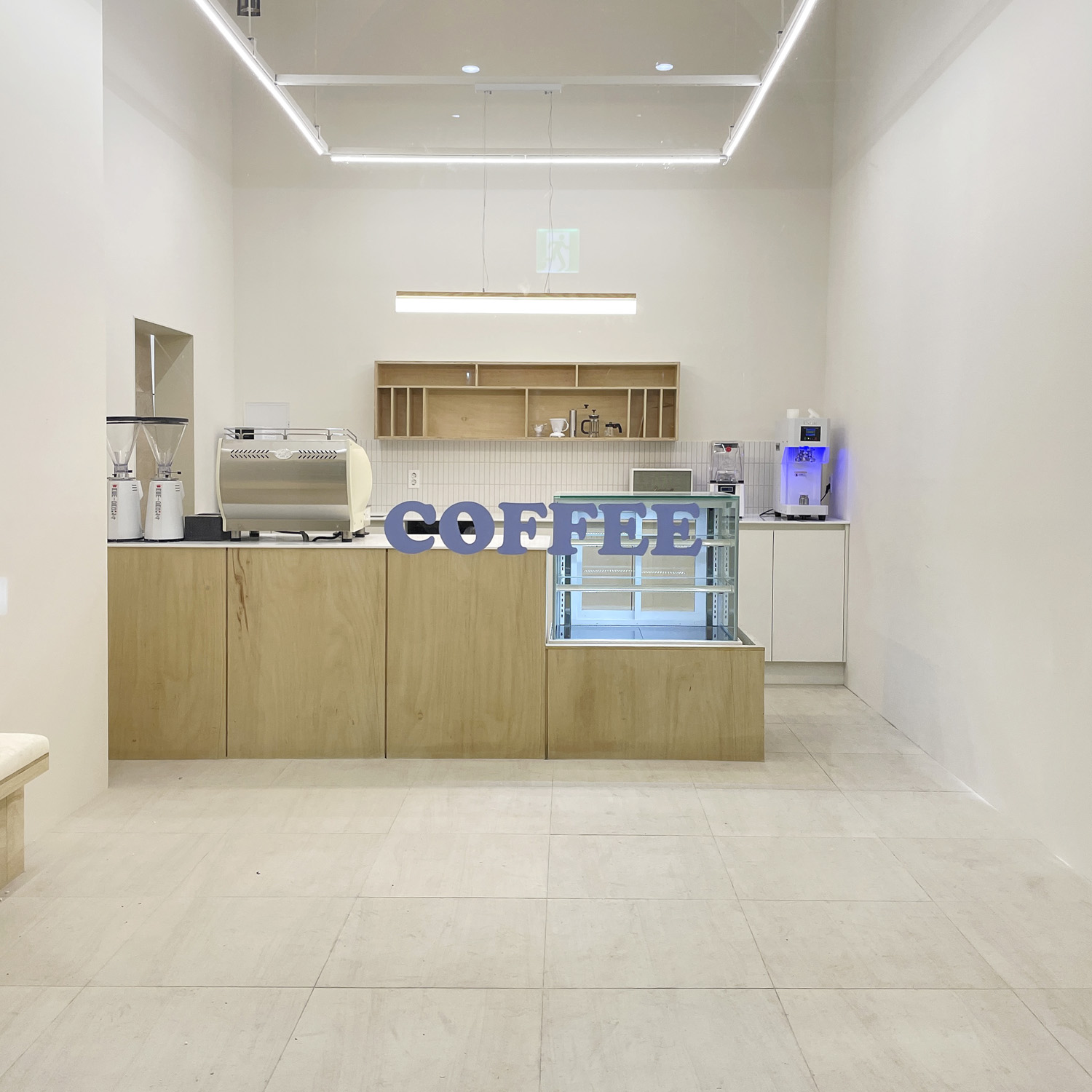 18 平米极简咖啡厅，呈现温馨早午餐空间-4