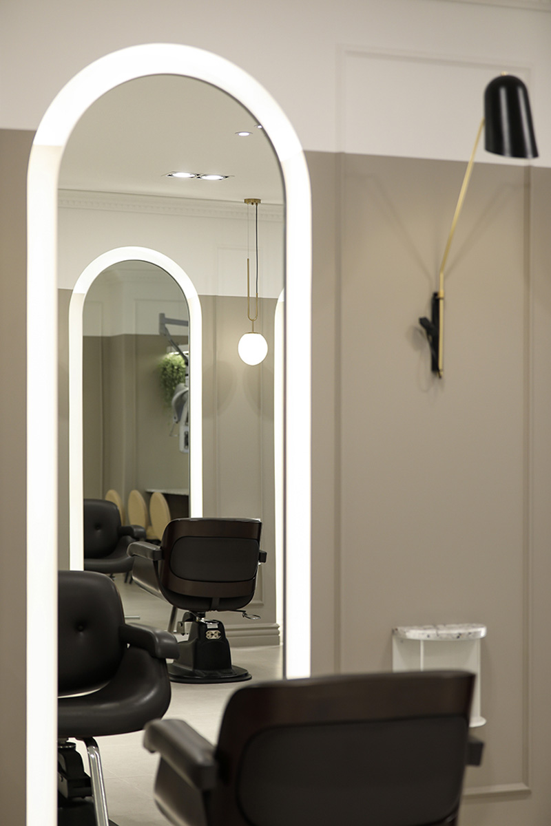 简约时尚的 38 平米美容院设计-28