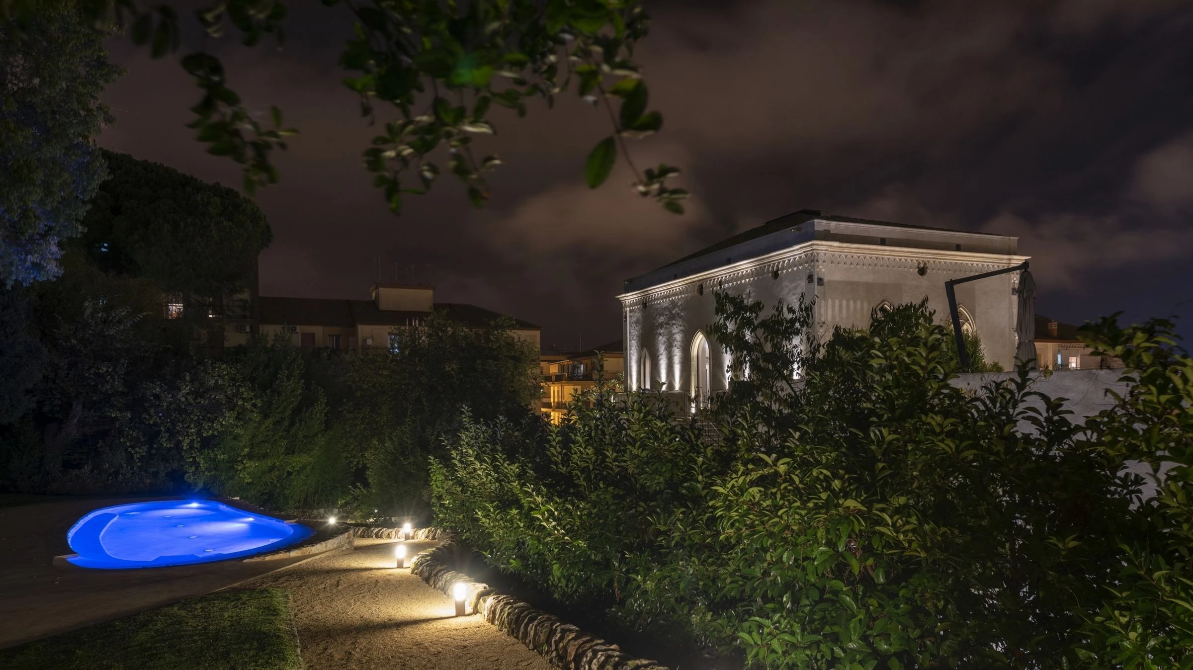 意大利修复古堡别墅,新旧对话的光影空间-20