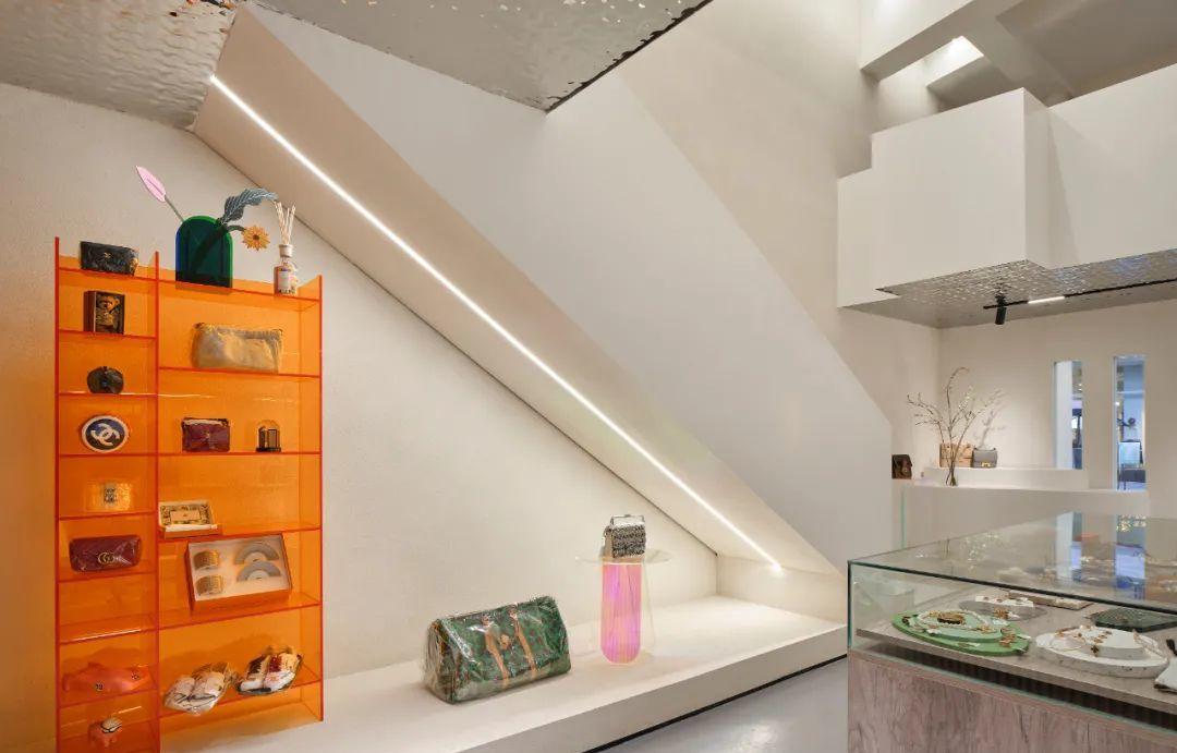 AO×DESIGN 奢侈品店的悬浮桥梁设计-27