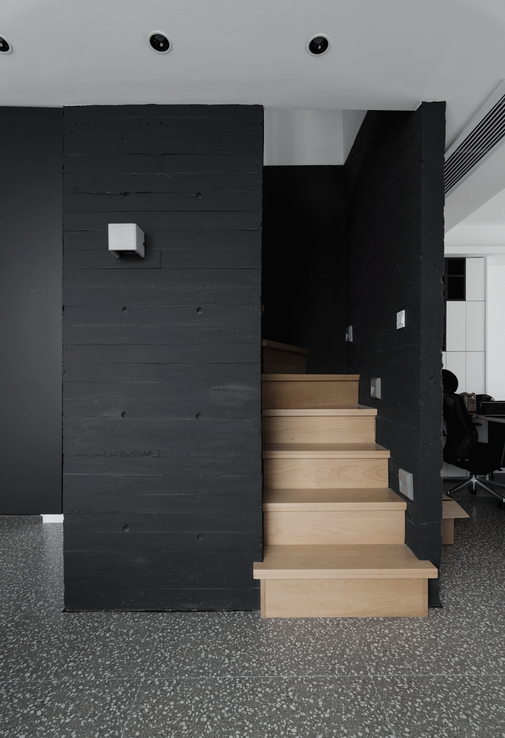 33 楼顶层之家-50