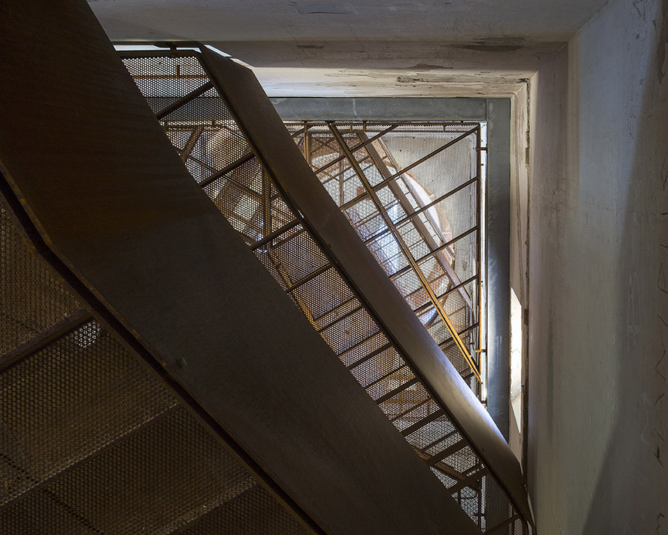 悬崖灯塔,丹麦 / JAJA Architects and BESSARDs’ STUDIO-29