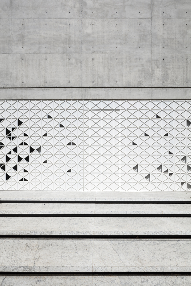 以色列城市中的白色铝制“盒子”-71