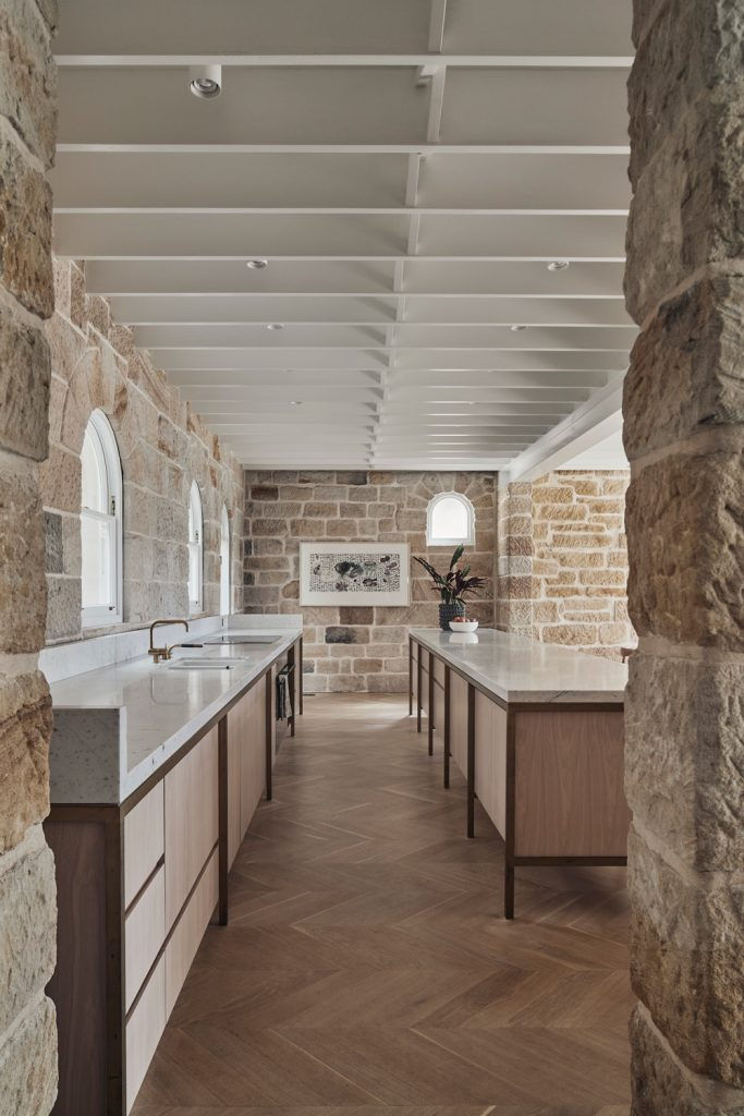 Two Parallel Buildings Above Sydney Harbour | Chenchow Little-22