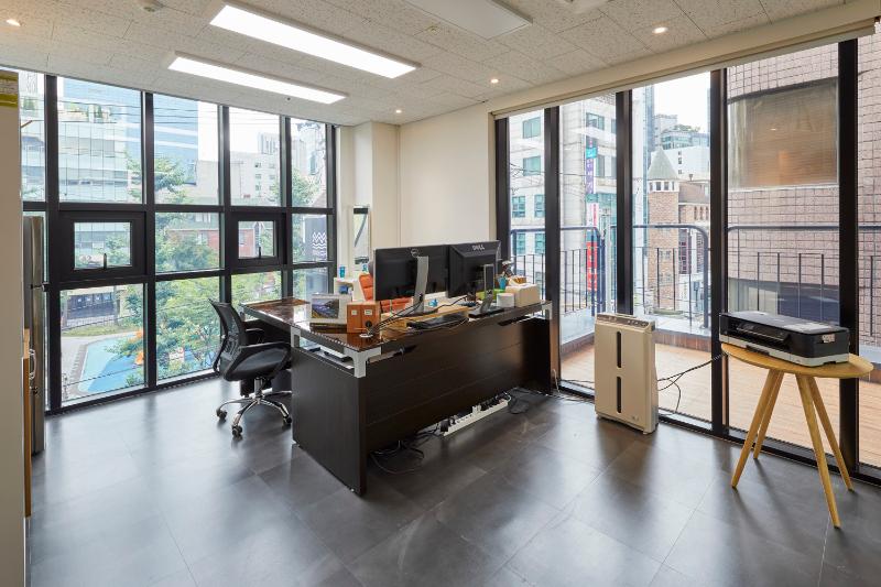 简约 85 平米办公空间设计-12