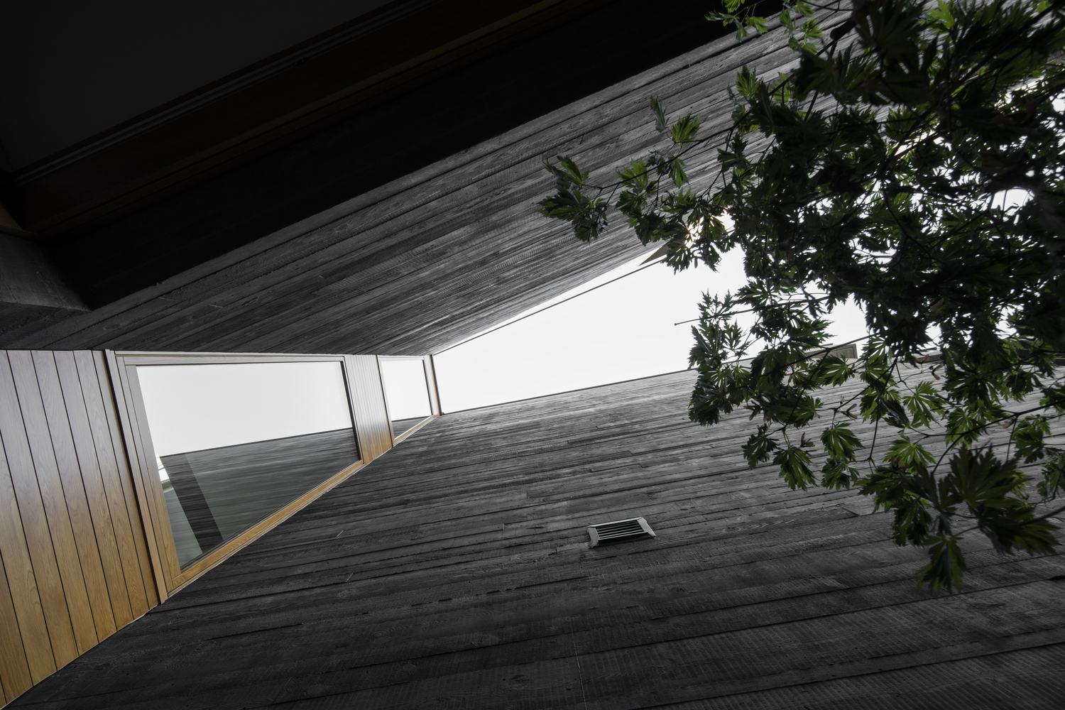 瑞士卢加诺湖畔岩石别墅-47