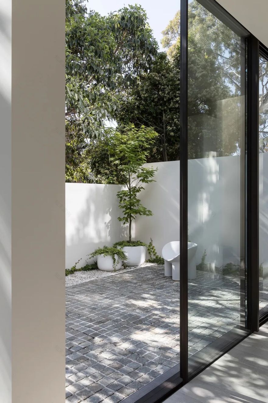 光与开放 · 艾玛·塞尔泽的极简之家丨澳大利亚墨尔本丨Selzer 设计工作室-50