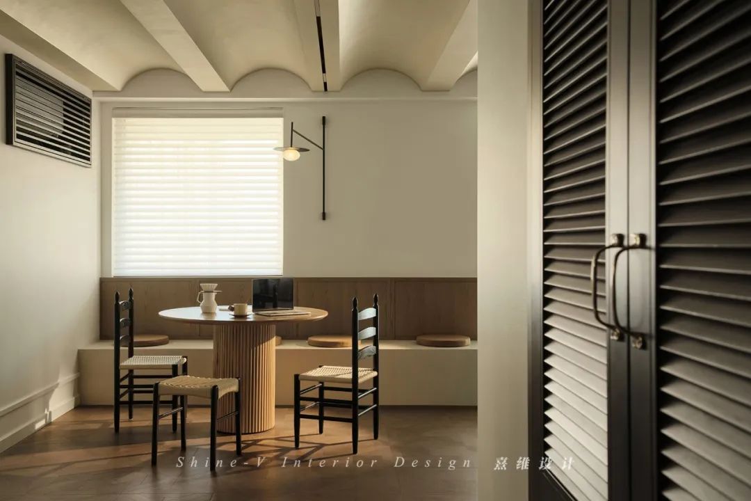 悦己 · 复古波浪吊顶咖啡厅之家丨中国南京丨熹维设计-20