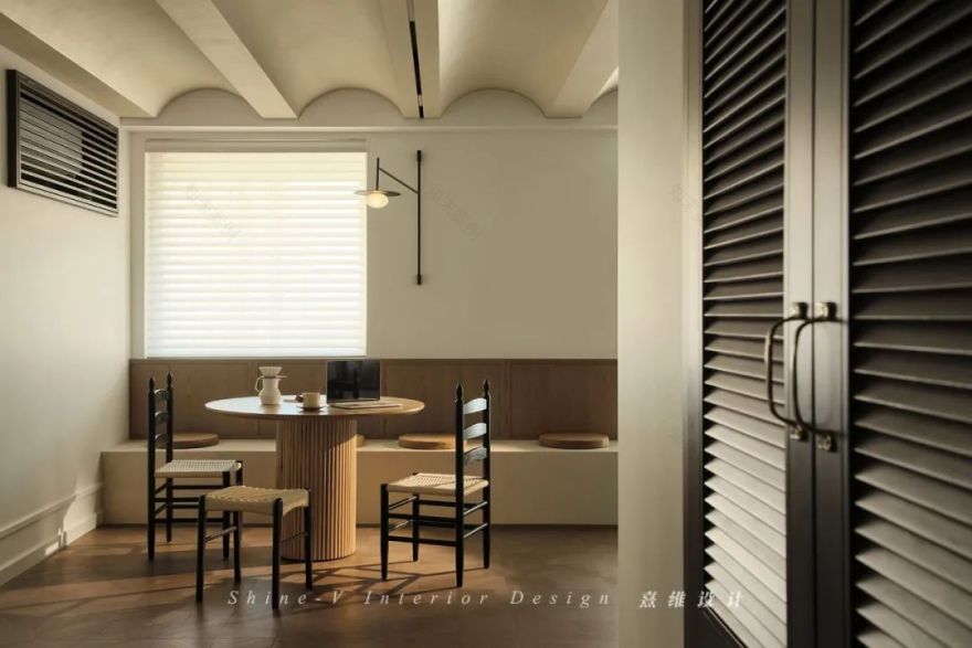 悦己 · 复古波浪吊顶咖啡厅之家丨中国南京丨熹维设计-20