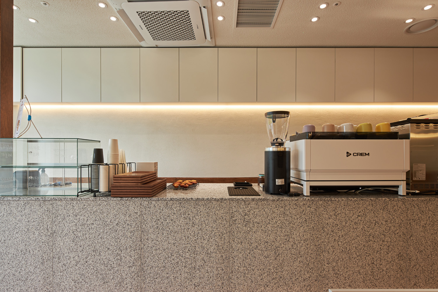 15 坪优雅精品烘焙咖啡馆设计-6