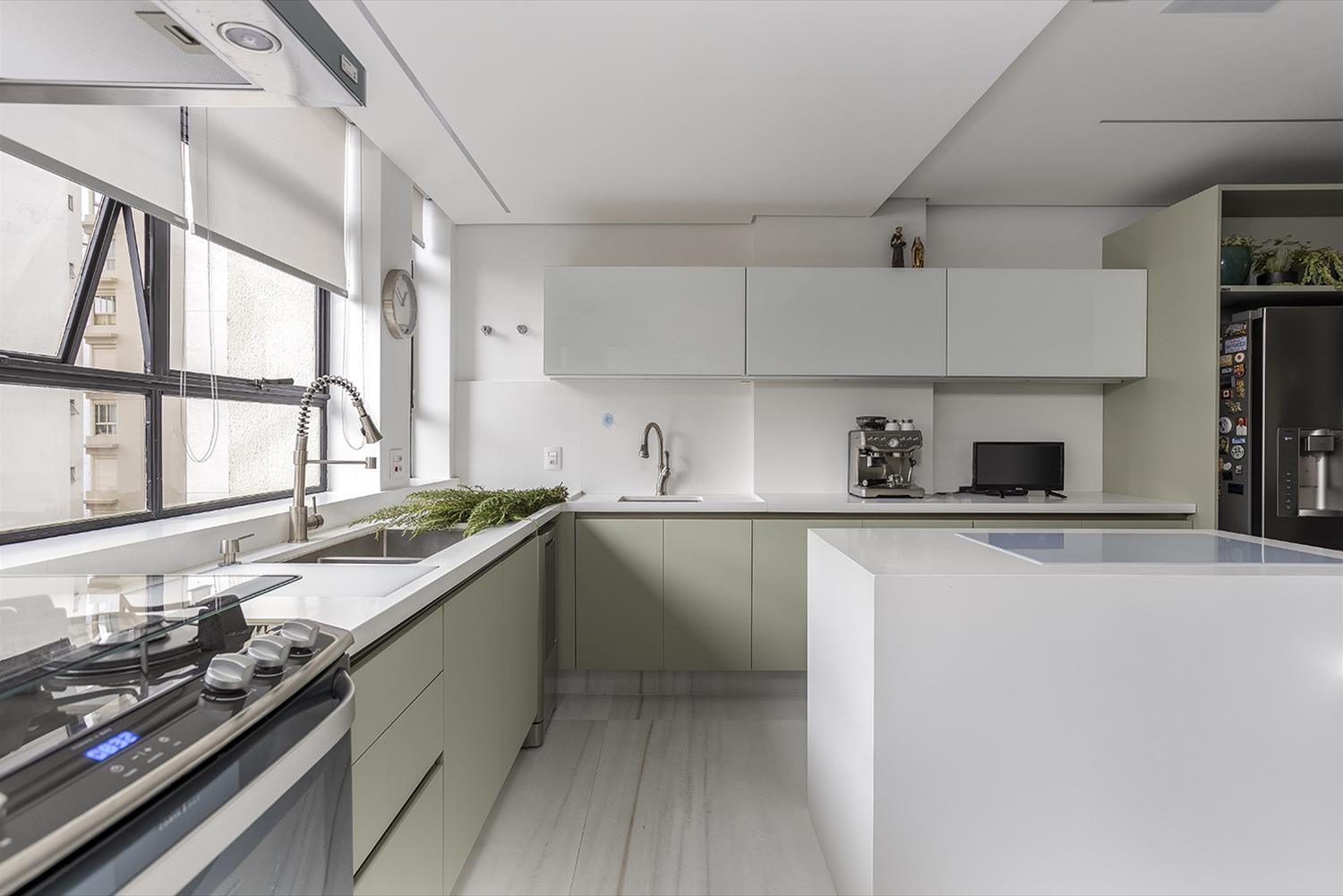 巴西圣保罗 1960 年代建筑里的和谐家居-9