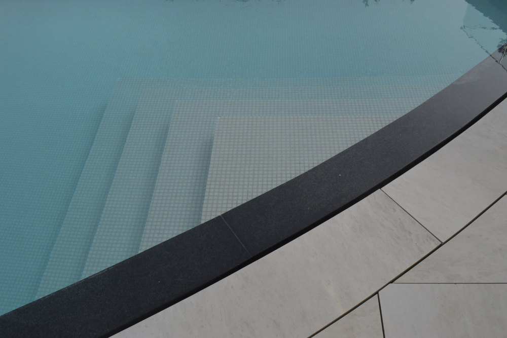 Paul Sangha 的雕塑花园设计 | 打造自然与艺术的和谐空间-6