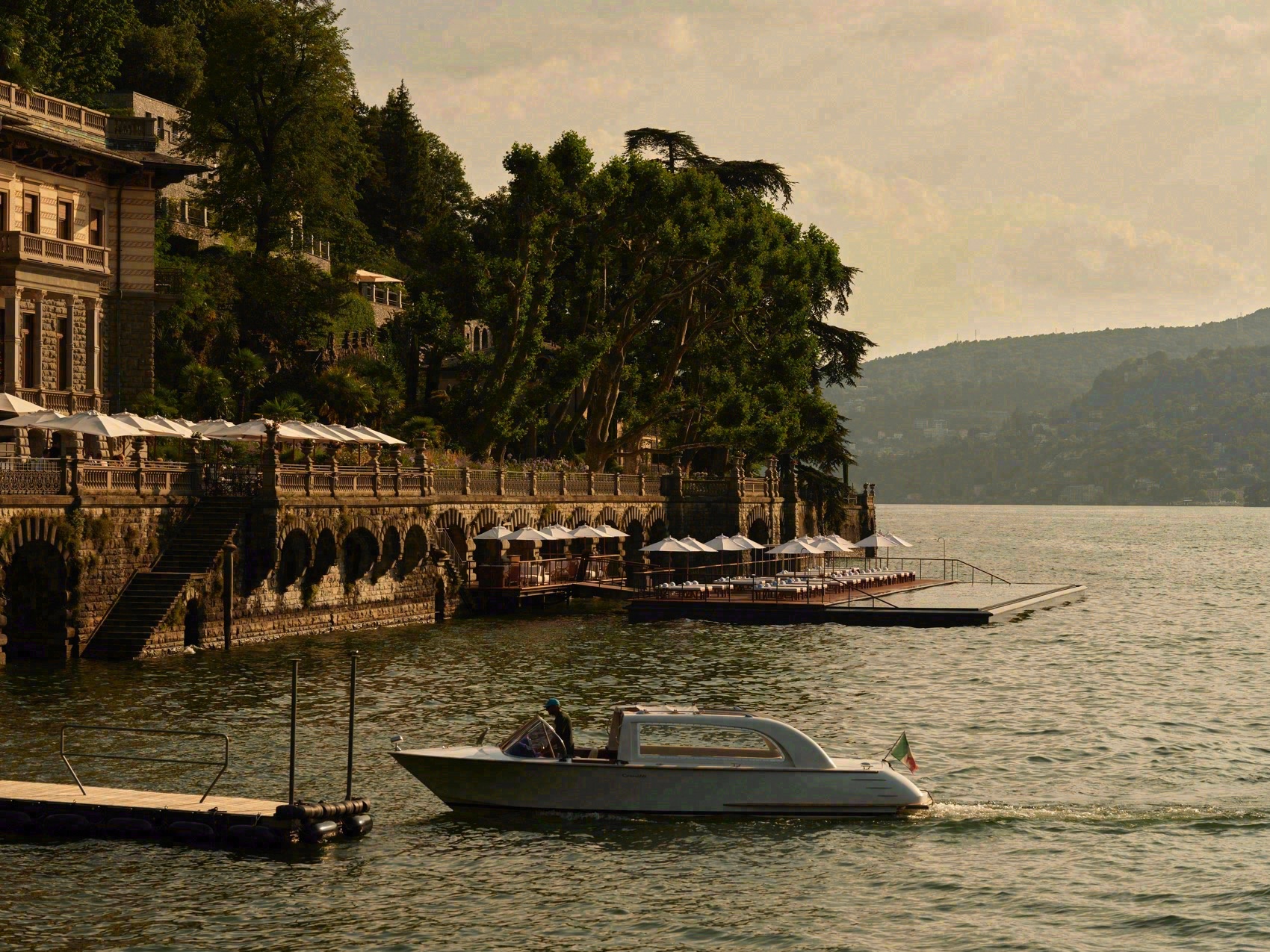 科莫湖文华东方酒店室外泳池和水疗中心丨意大利丨Herzog & de Meuron-3