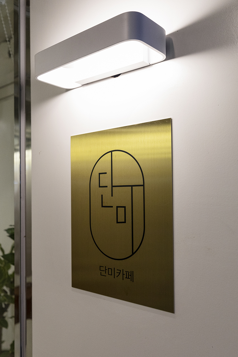 简约咖啡厅，8 坪空间的魅力设计-10