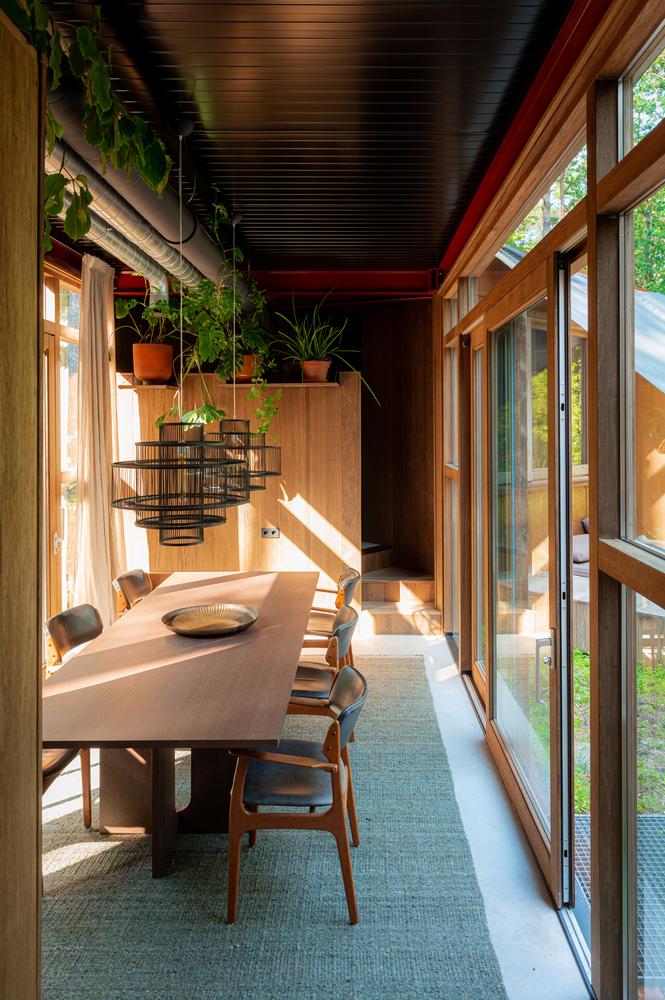 森林中的 C 形度假屋丨荷兰丨GetAway Projects-21