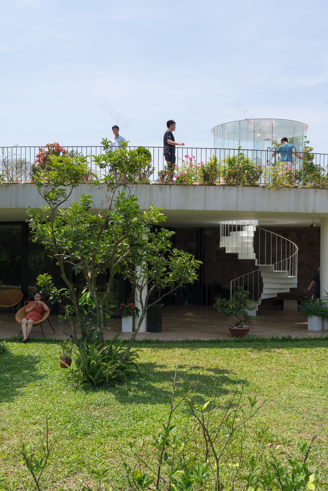 回归自然的现代乡村家园-46