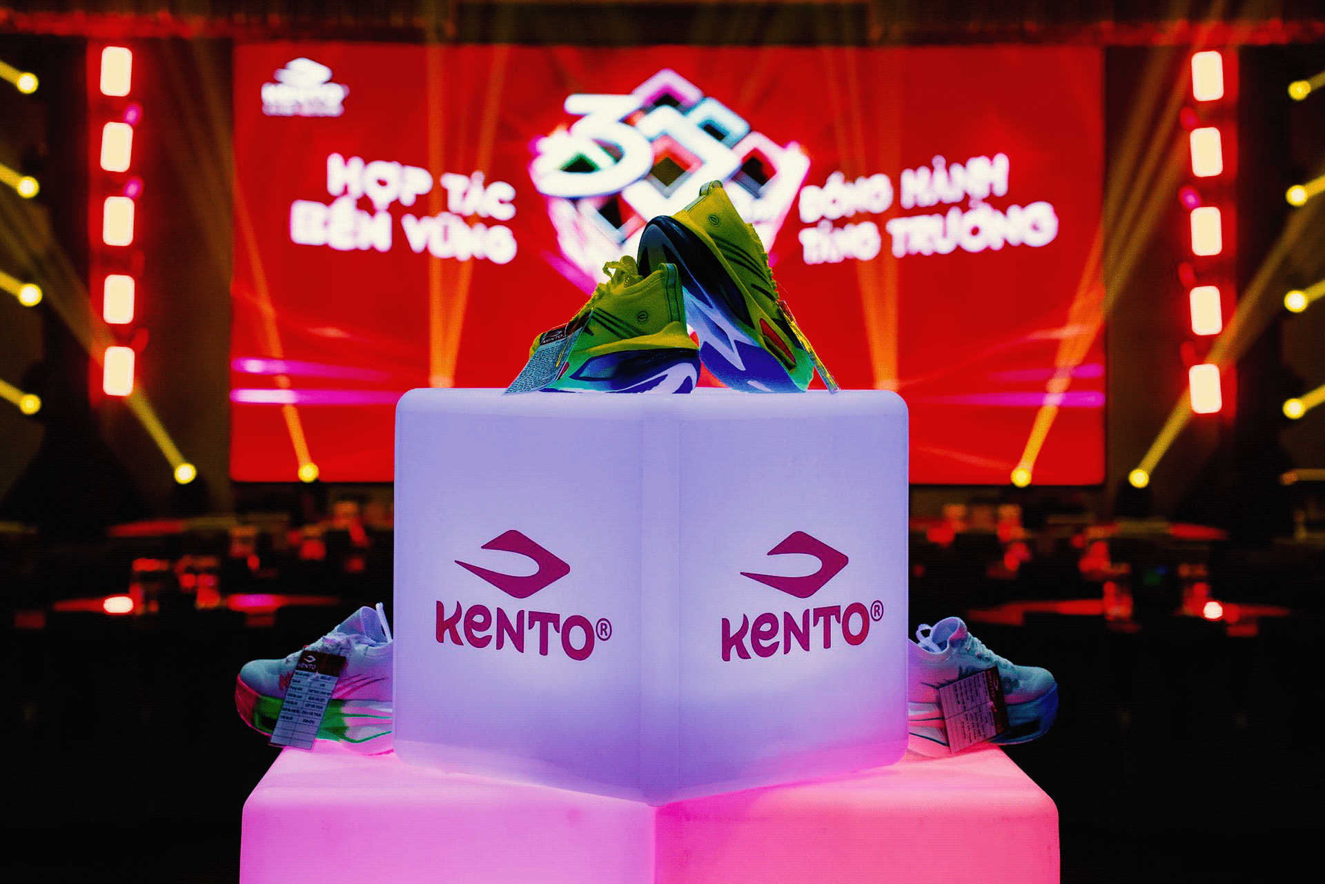 KENTO 30 年品牌形象设计项目丨BS GROUP-17