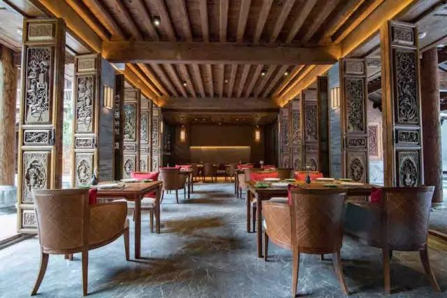 这家合院式精品酒店，拥有中国最大的剑川木雕群落-19