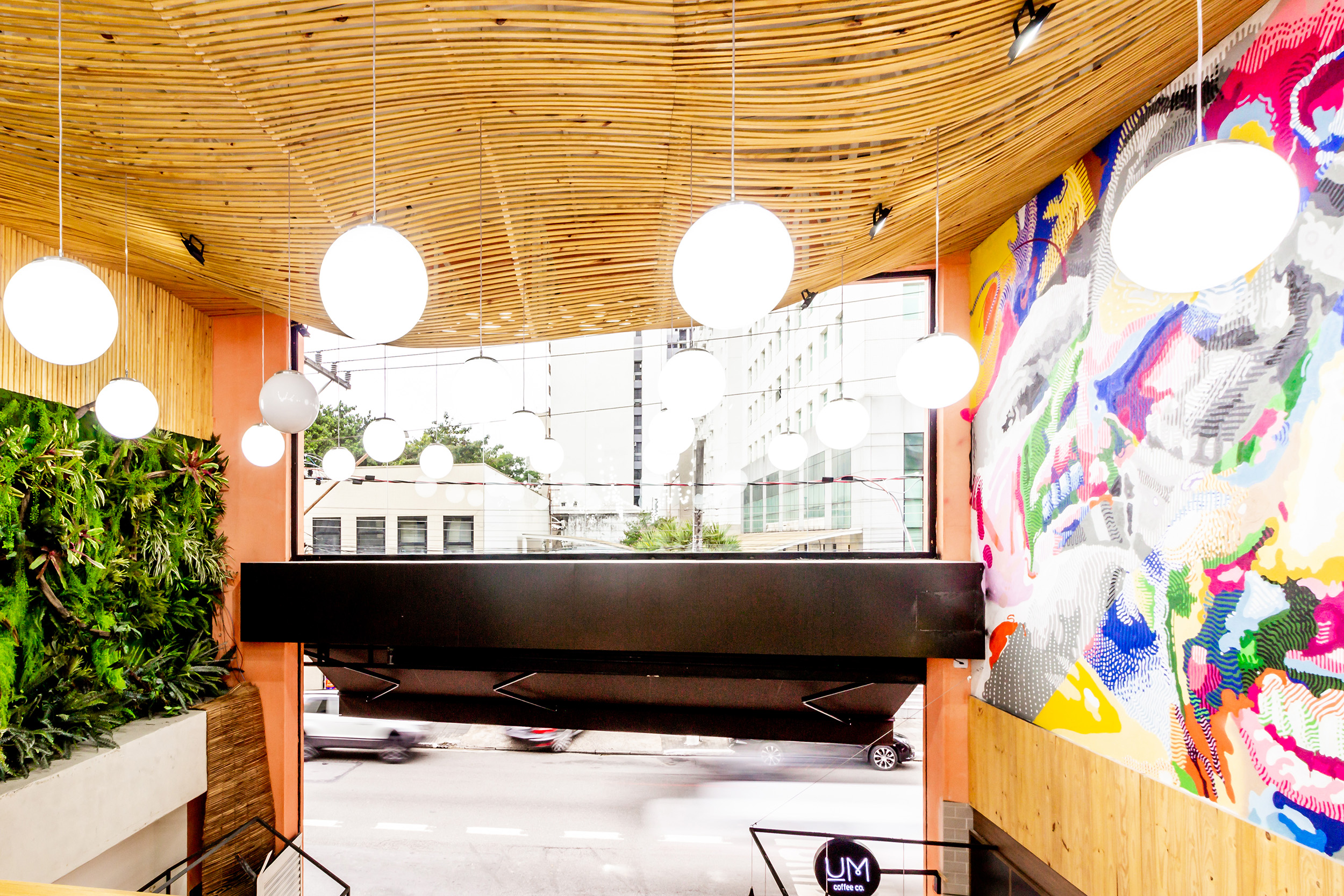 停车场变身为商业画廊-21