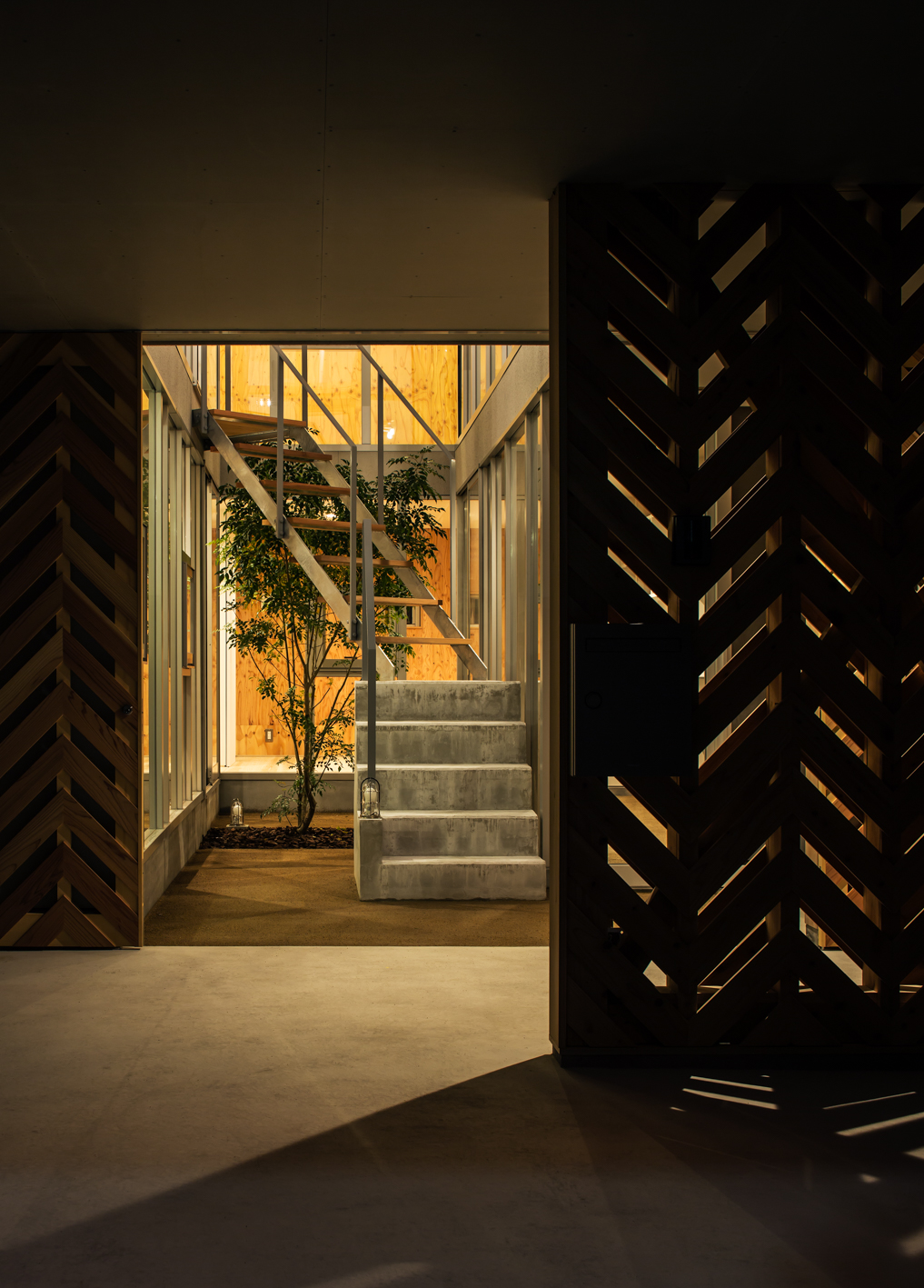 双屋共生,绿意盎然的家庭住宅-28