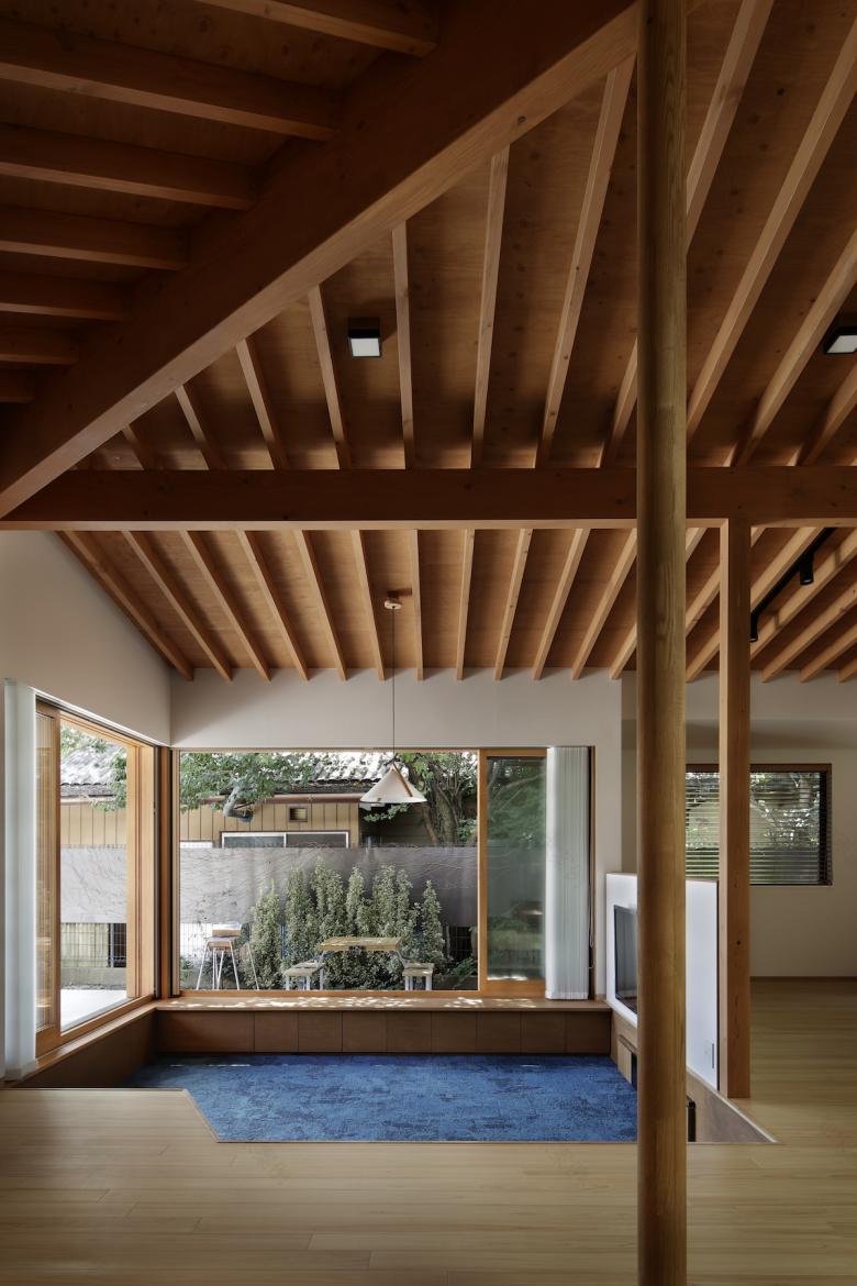 蘆田暢人建築設計事務所丨変形方形の平屋丨日本-10