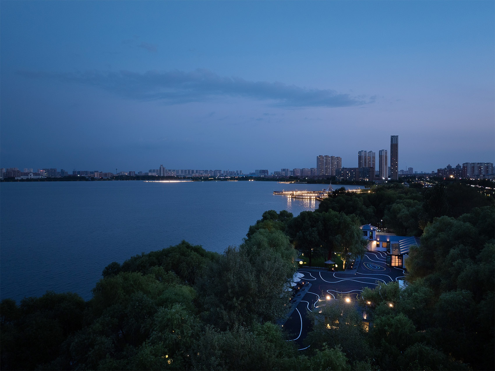 黑龙江大庆滨洲湖工业遗存的商业活化丨中国大庆丨慢珊瑚设计-107