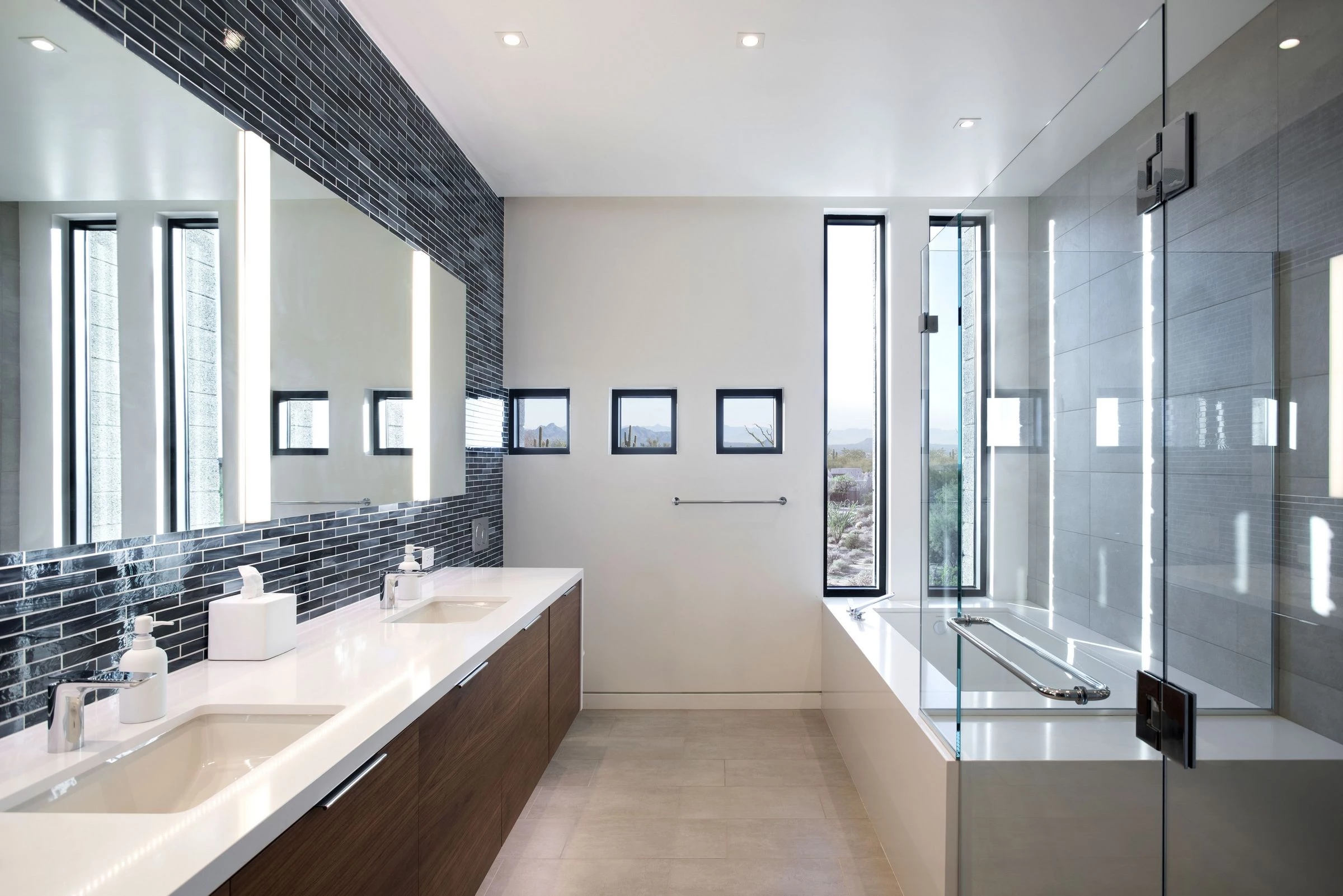 亚利桑那州斯科茨代尔的 Troon 现代住宅，融入自然的几何之美-36