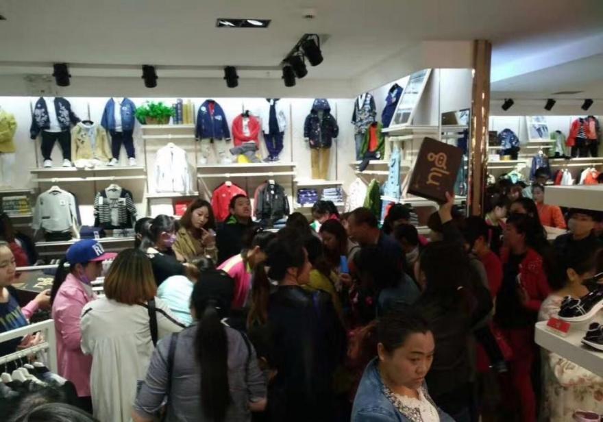 嘉峪关最大童装店开业盛况-36
