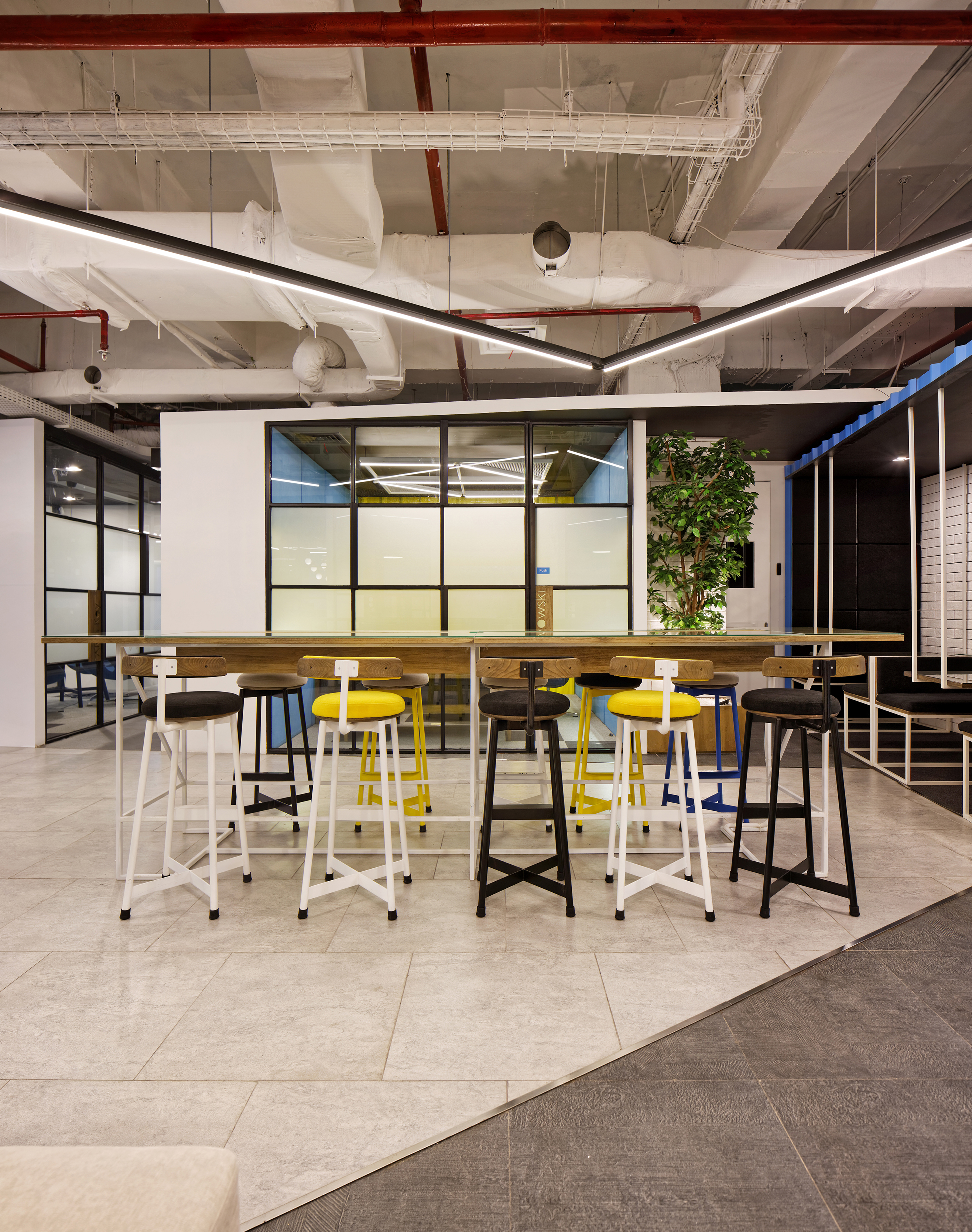 蓝工业风旅图办公室设计-28