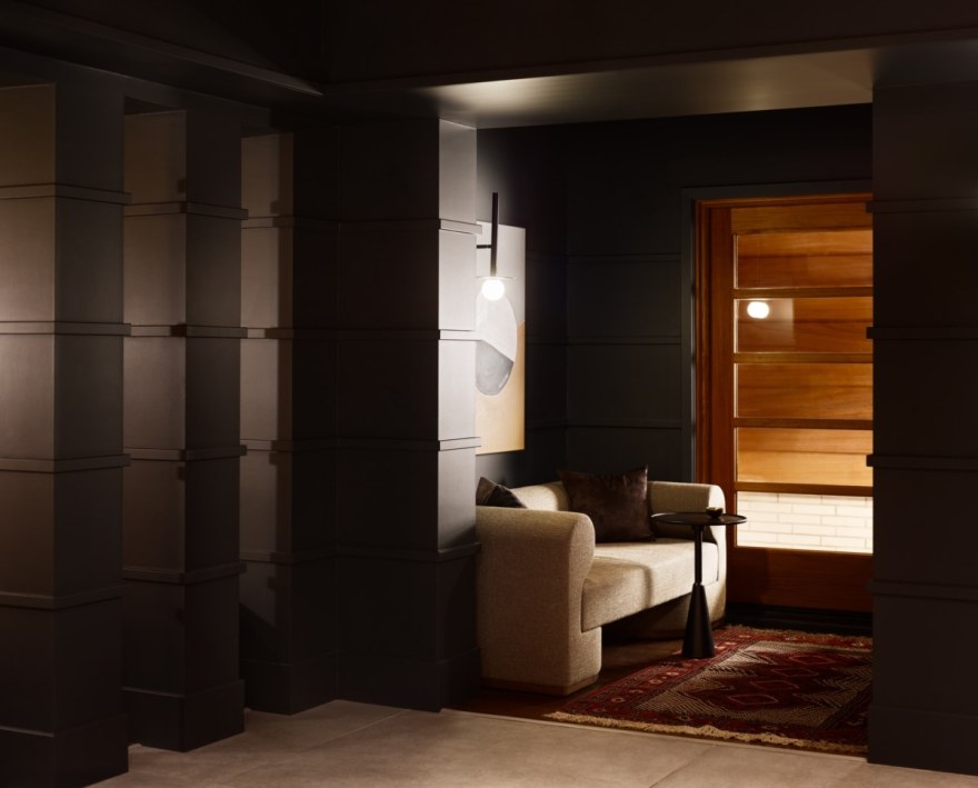 湖畔瑰宝 · 海港大酒店的现代改造丨美国密歇根丨Curioso-11