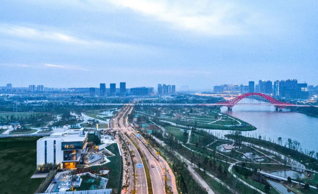 赣州嘉福新天地展示中心 | 水镜之上漂浮的原石-11