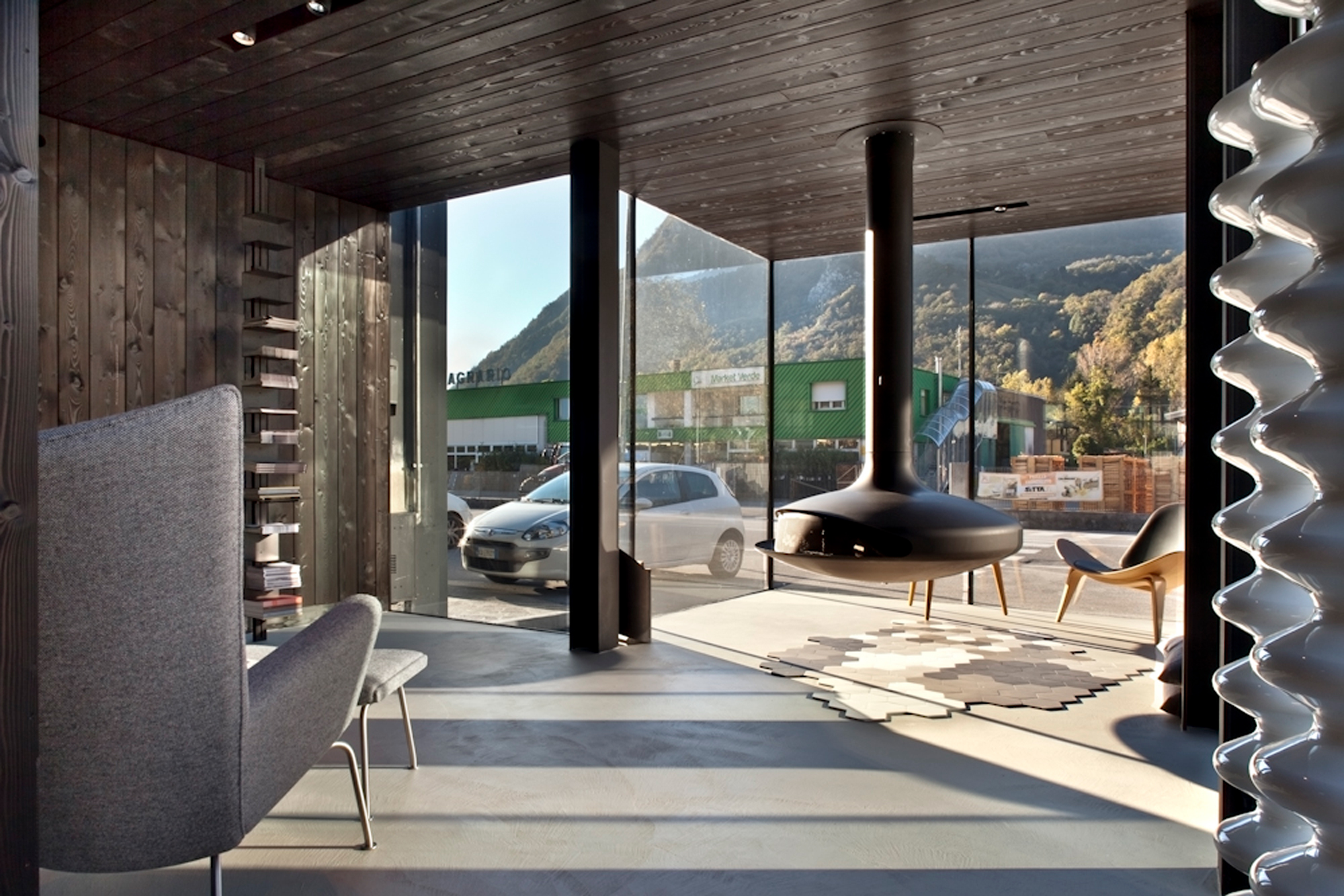 玻璃之屋 · 木质壁炉展示空间的扩建与创新-28