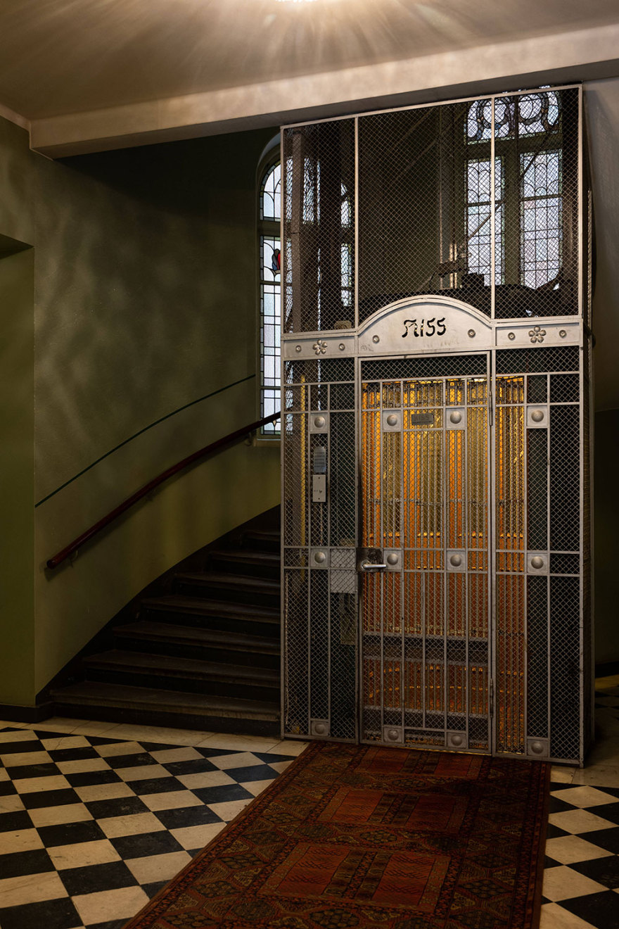 瑞典 37㎡小公寓的时尚黑色魅力-18