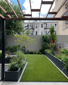 Williamsburg Terrace Garden