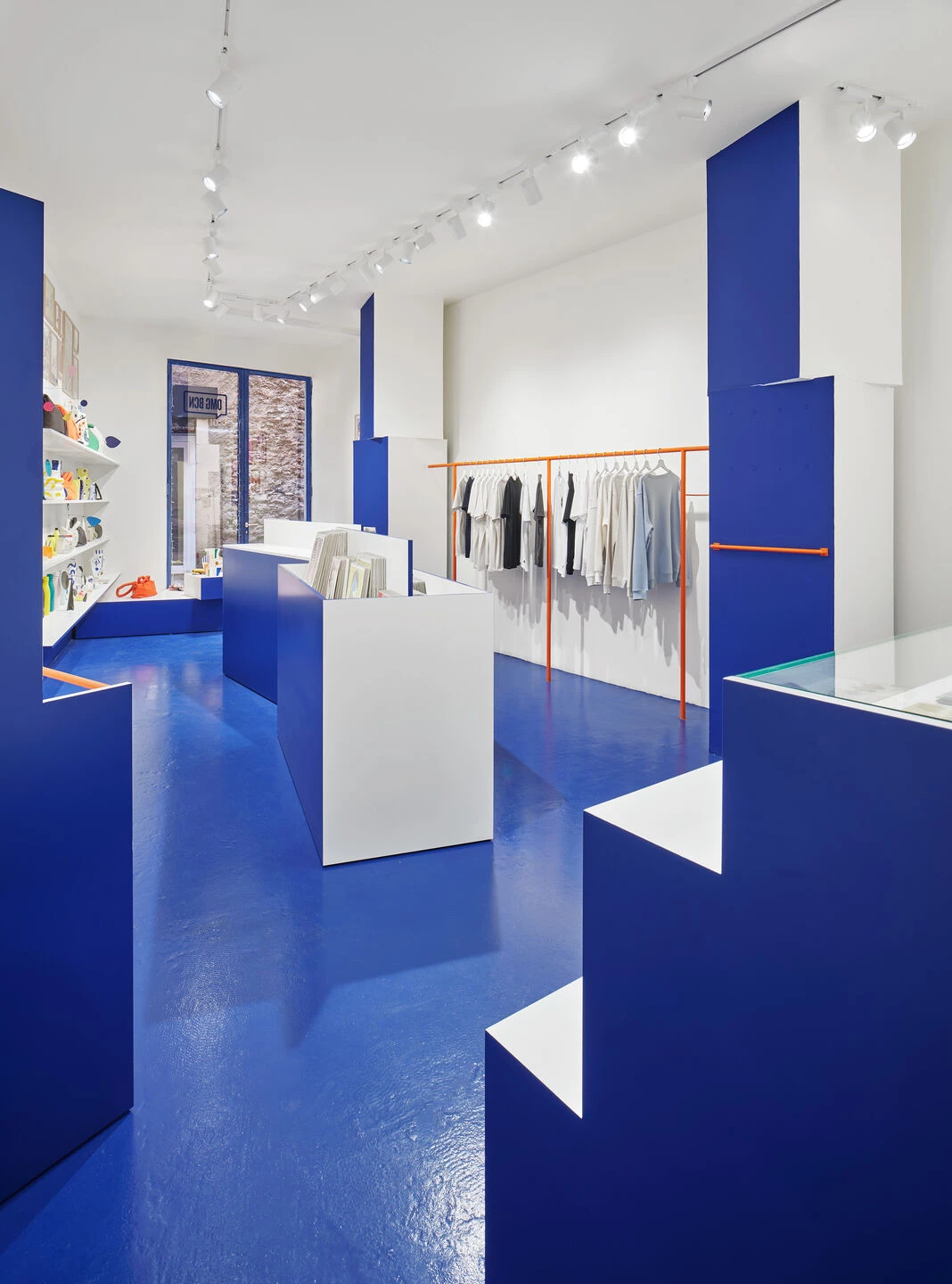 克莱因蓝服装店丨西班牙巴塞罗那-23