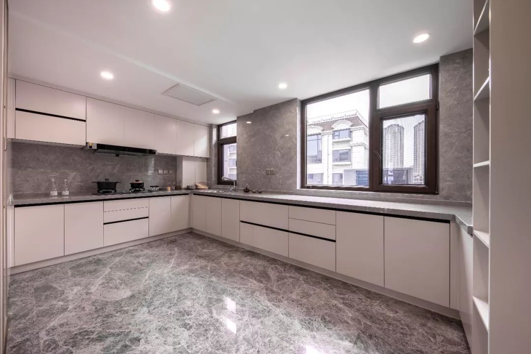 鑫界王府轻奢风样板间，低调奢华与简约精致共融-23