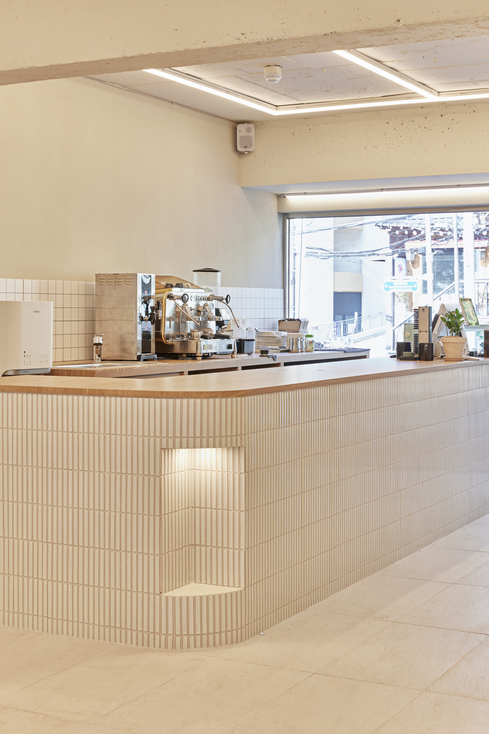 首尔 60 平现代宠物咖啡厅设计-21