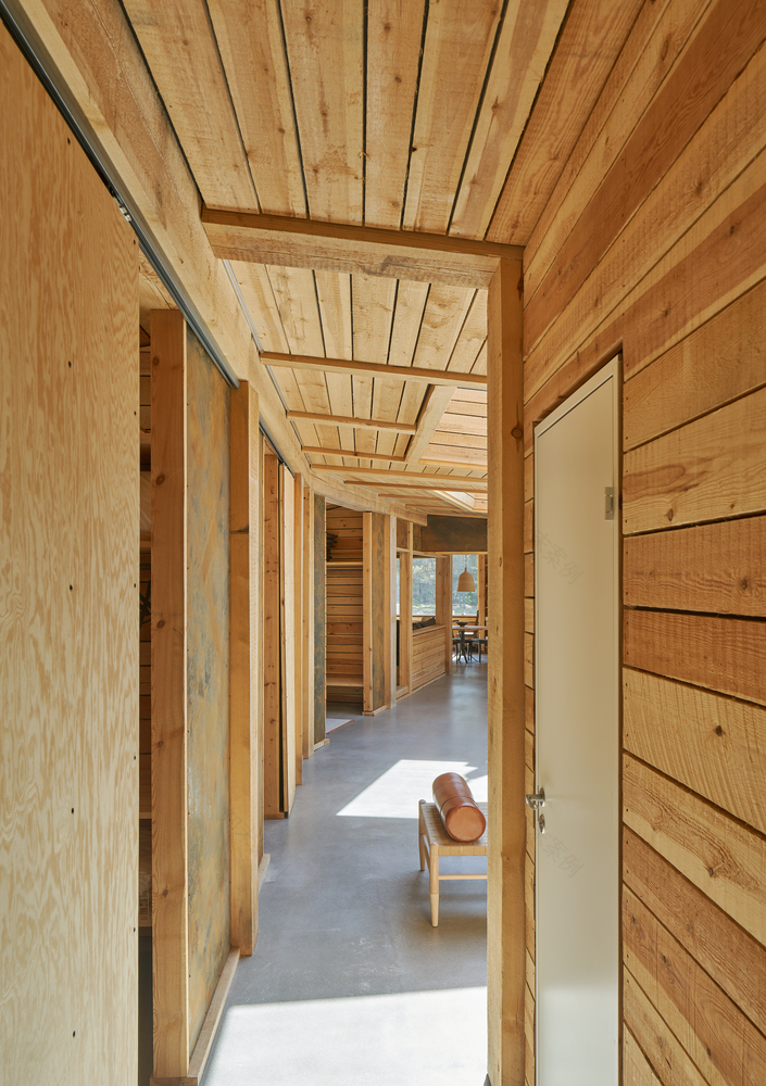 哥特兰海景度假屋 | 垂直木结构与大海的完美融合-39