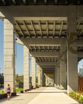 多伦多“The Bentway”