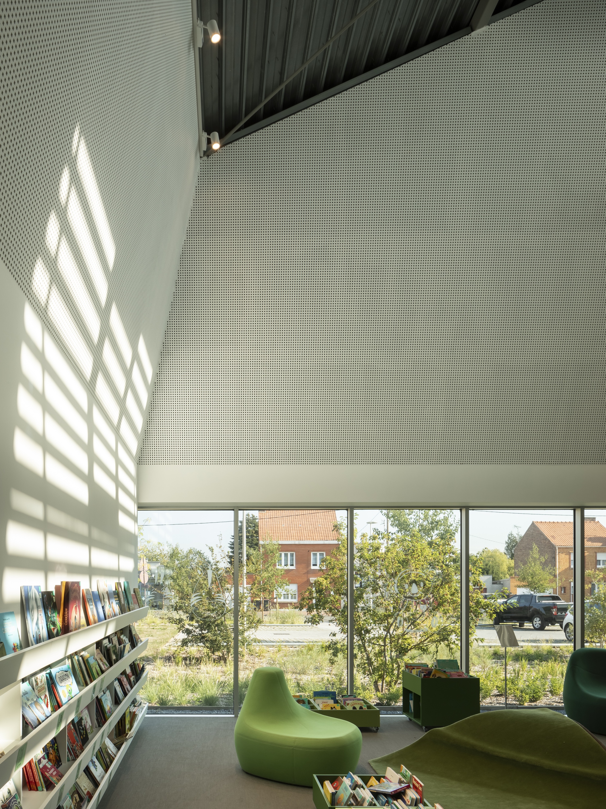 Les Halles Building 媒体图书馆和多功能空间丨法国-35