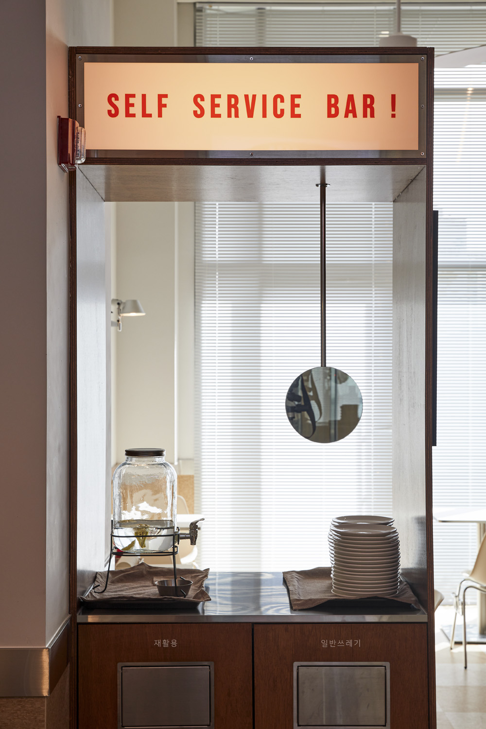 21 平现代复古风汉堡店 设计感与美味并存-14