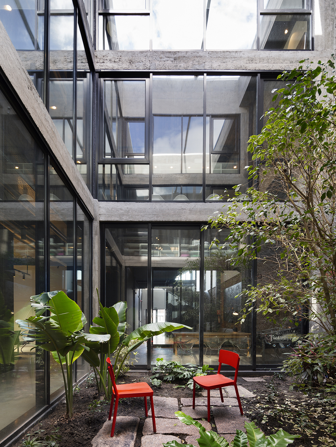 连续能量的转化 | Pedro Livni 的 Isla de Flores St.办公建筑-3