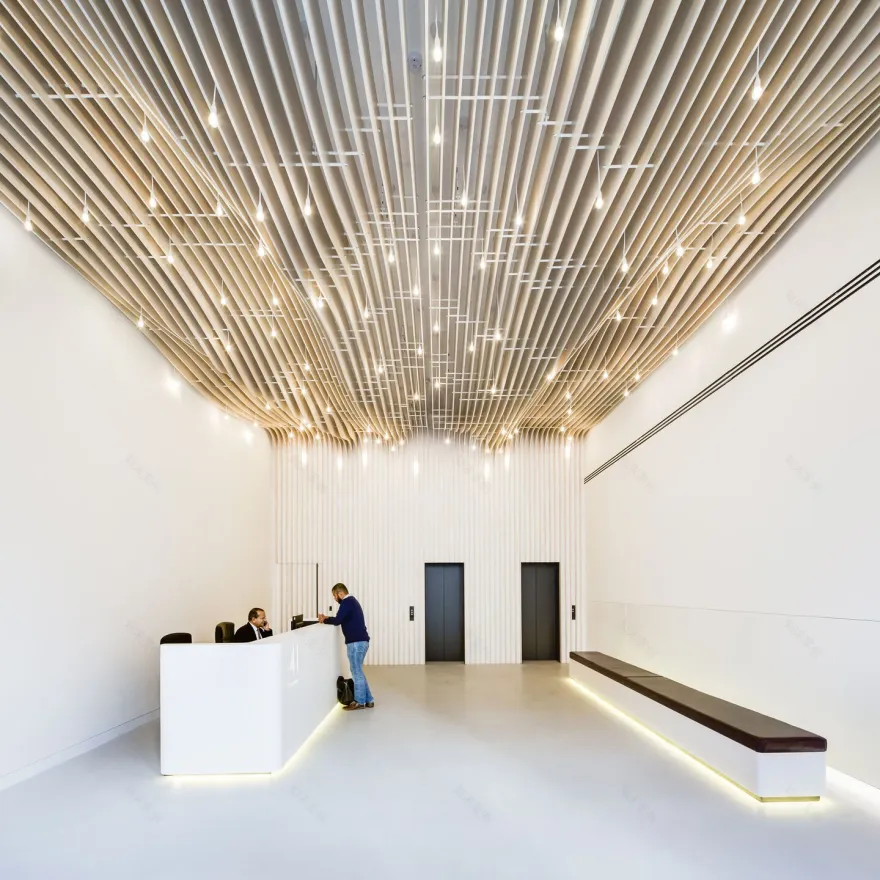 伦敦 Eastcheap 办公室 | 波浪般有机天花营造独特空间体验-9