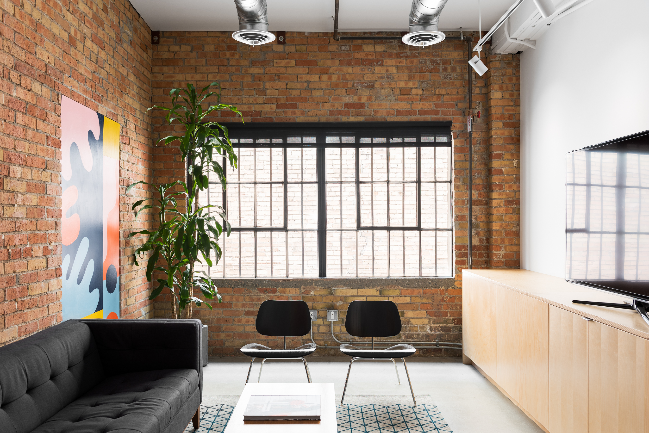 历史仓库区里的现代创意办公室 · Big Cartel 总部丨Sparano + Mooney Architecture-14