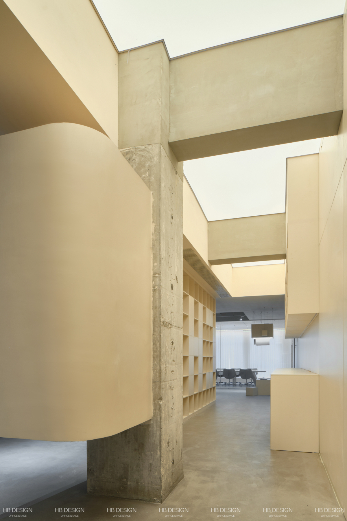 Hb禾本 | CHIC VEN | 办公室里的秀场-6