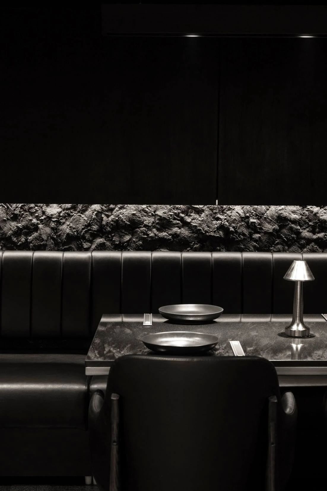 暗黑式混凝土结构鸡尾酒吧设计丨印度新德里丨RENESA ARCHITECTURE DESIGN-54