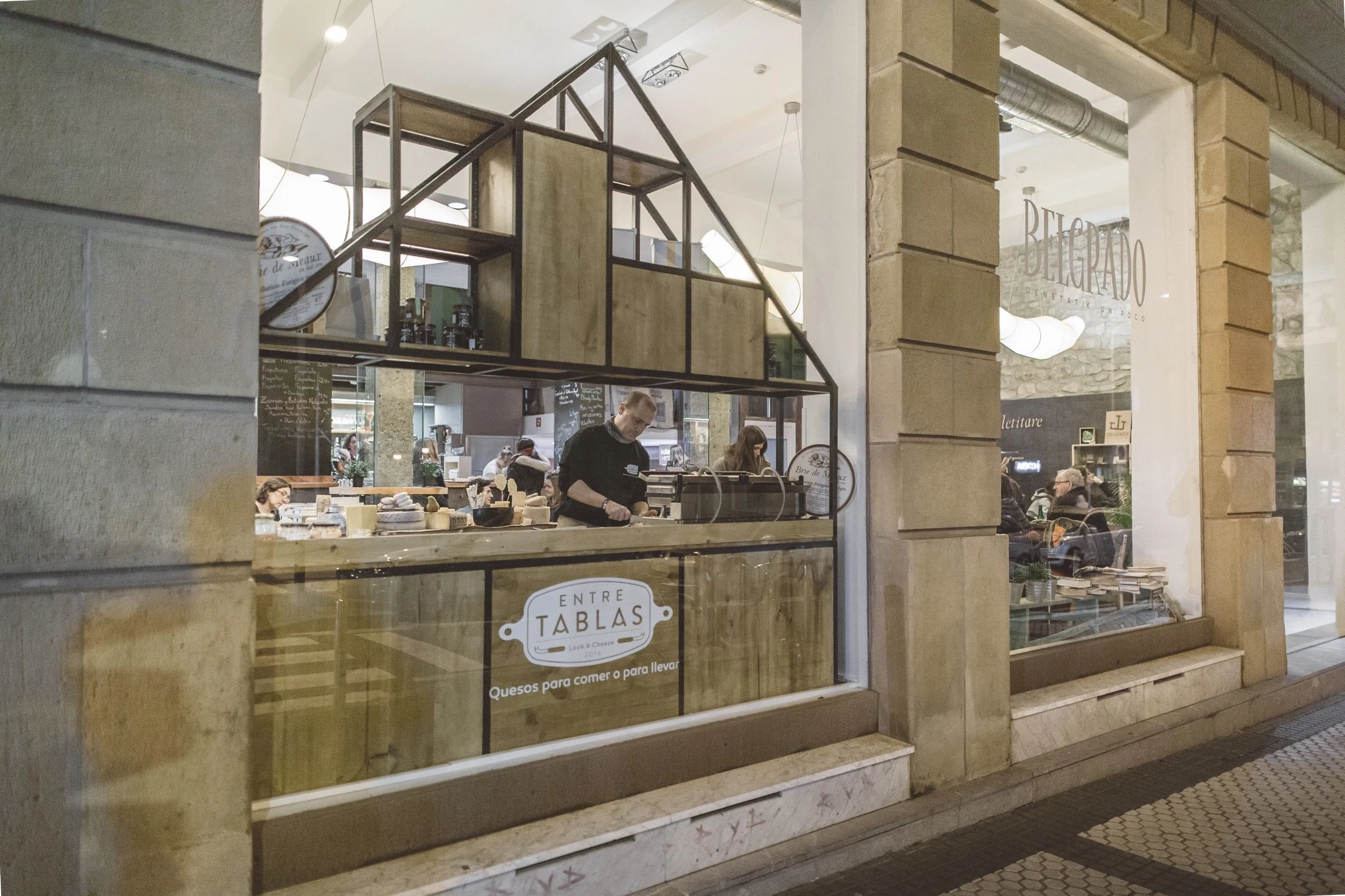 西班牙乡村风格临时餐厅设计-9