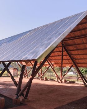 TAKUAPÍ 木结构学校露台设计丨MyanmarMon丨Kuhn,MASS arquitectura,Pintaluba