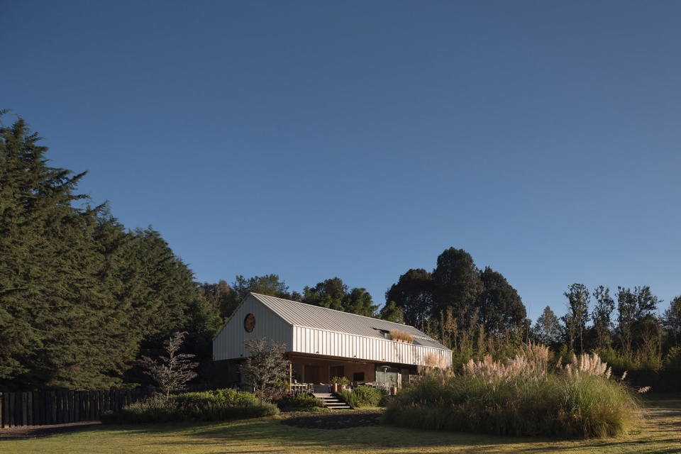 墨西哥 GARDENIA 住宅 | 光影尺度游戏打造现代小木屋-3