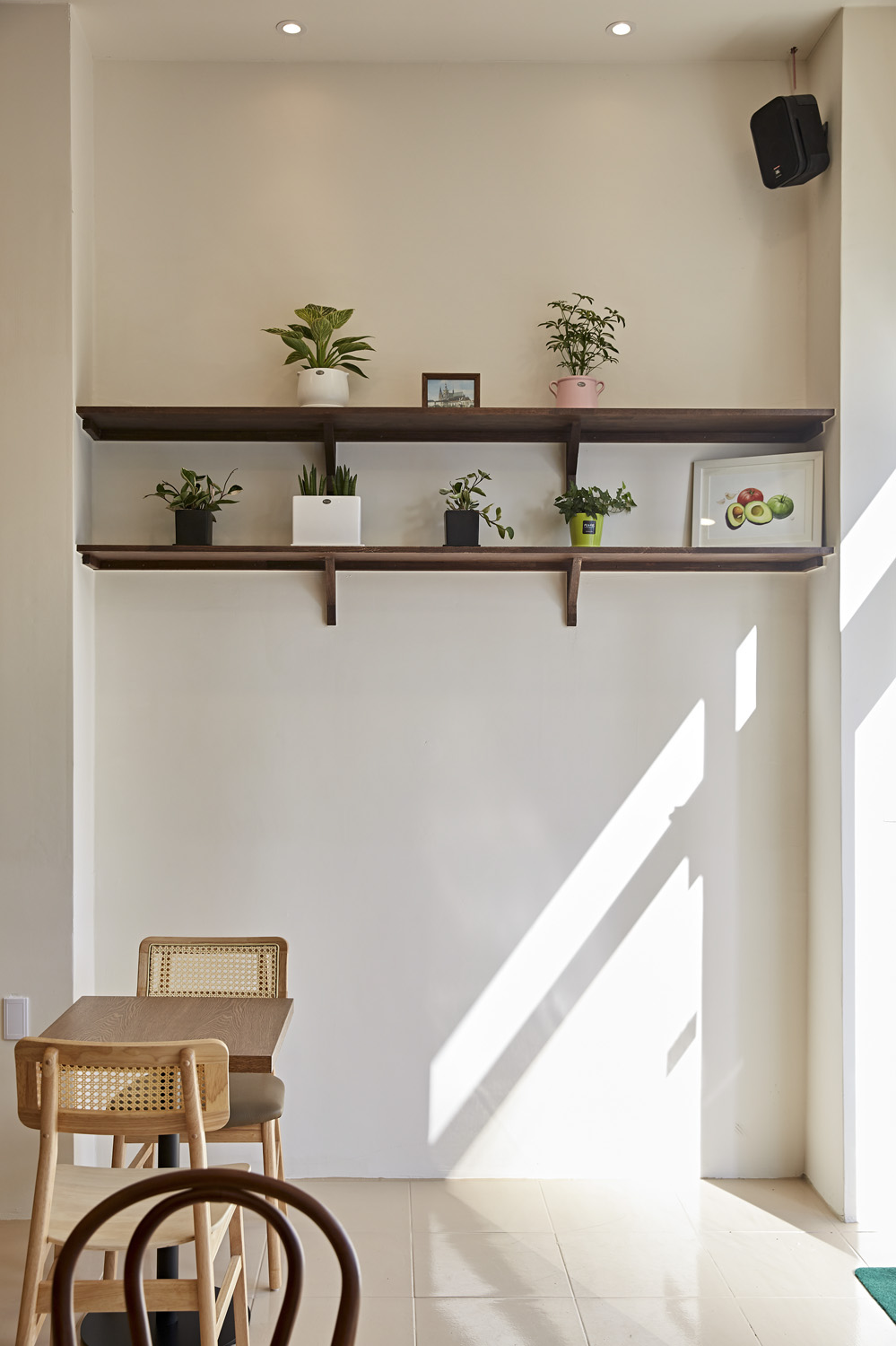 原木温馨 18 平咖啡店设计，简约不简单-16